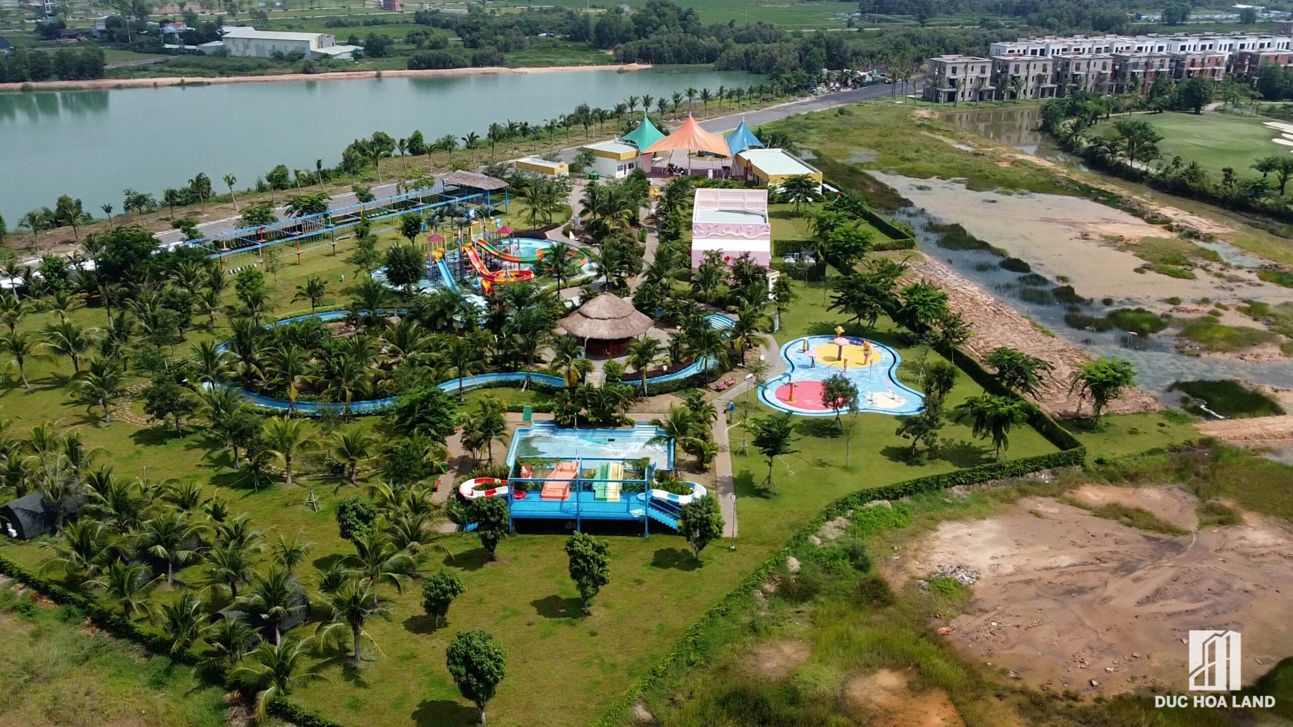 cong-vien-nuoc-dino-water-park-tai-xa-tan-my-huyen-duc-hoa