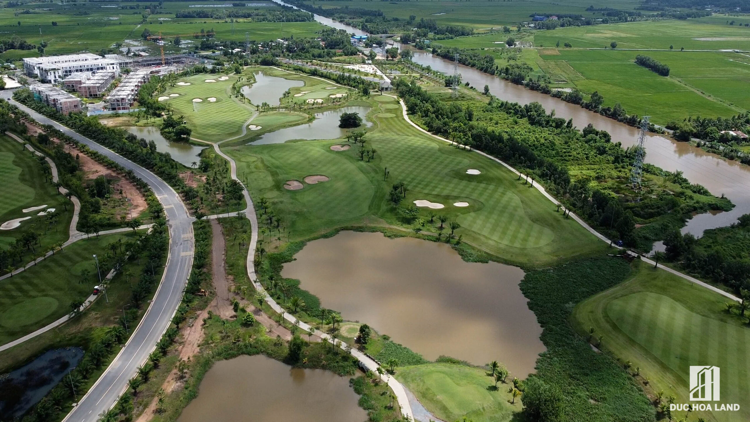 san-gofl-west-lake-xa-tan-my-huyen-duc-hoa